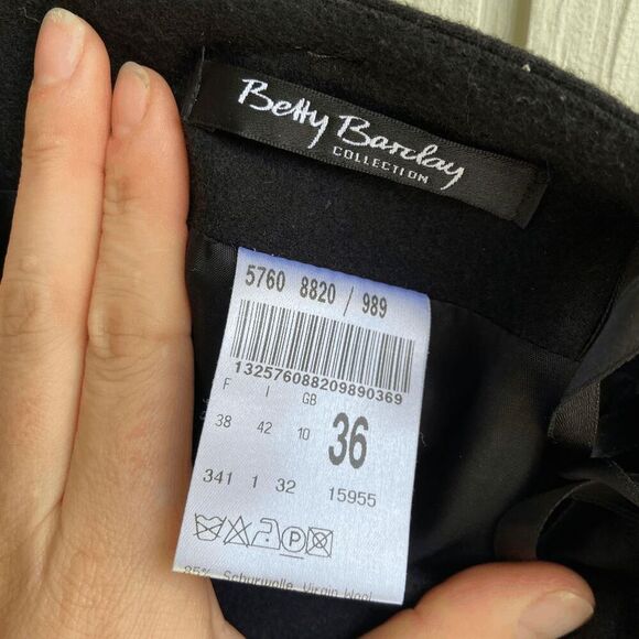 Betty Barclay Black Wool Pencil Skirt with Ring Belt, Size 6-8 - Picture 6 of 10